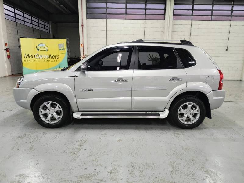 HYUNDAI - TUCSON - 2010/2011 - Prata - R$ 42.900,00