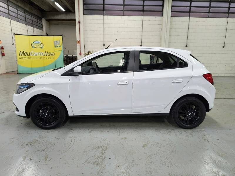 CHEVROLET - ONIX - 2014/2014 - Branca - R$ 52.900,00