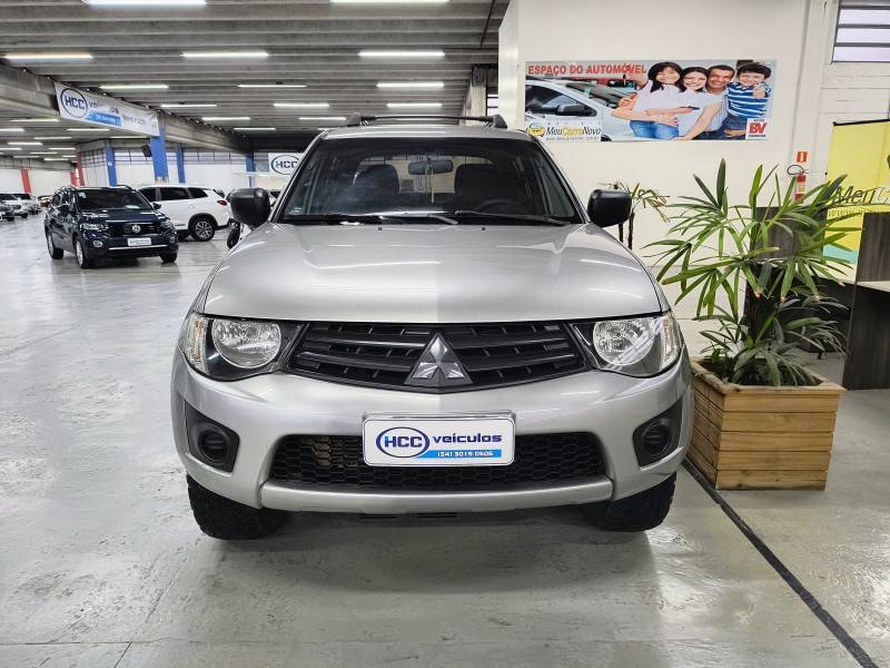 MITSUBISHI - L200 TRITON - 2012/2013 - Prata - R$ 99.900,00