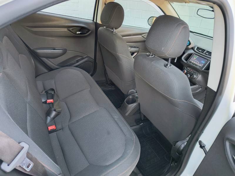 CHEVROLET - ONIX - 2014/2014 - Branca - R$ 52.900,00