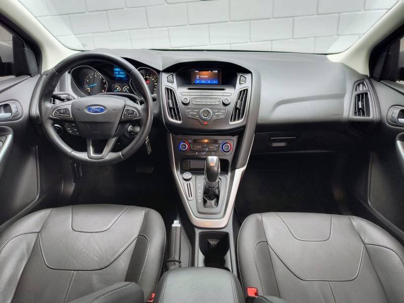 FORD - FOCUS - 2015/2016 - Prata - R$ 62.900,00