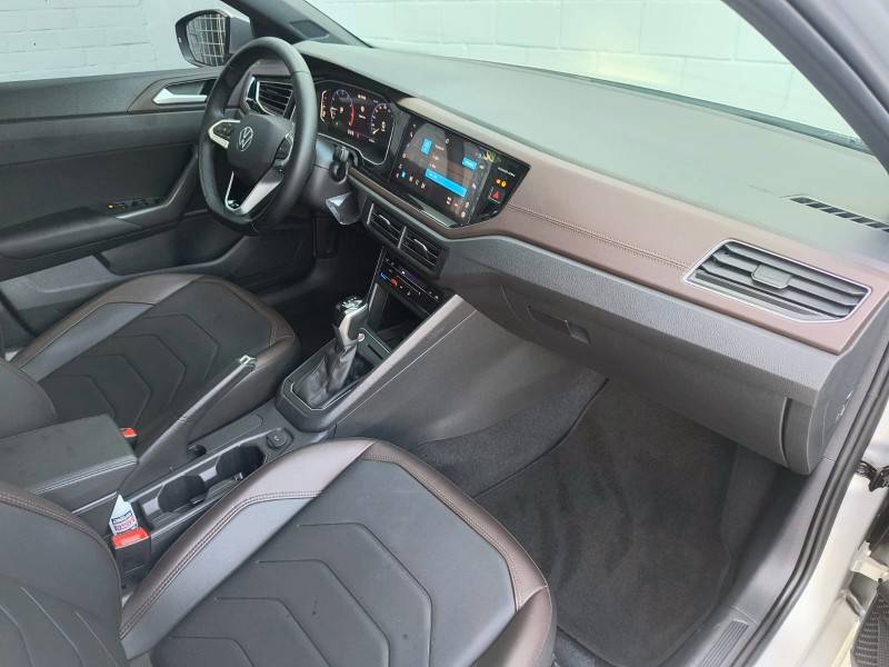VOLKSWAGEN - VIRTUS - 2023/2023 - Prata - R$ 116.900,00