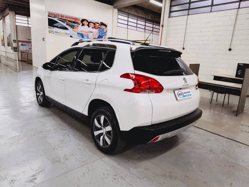 PEUGEOT - 2008 - 2015/2016 - Branca - R$ 59.900,00