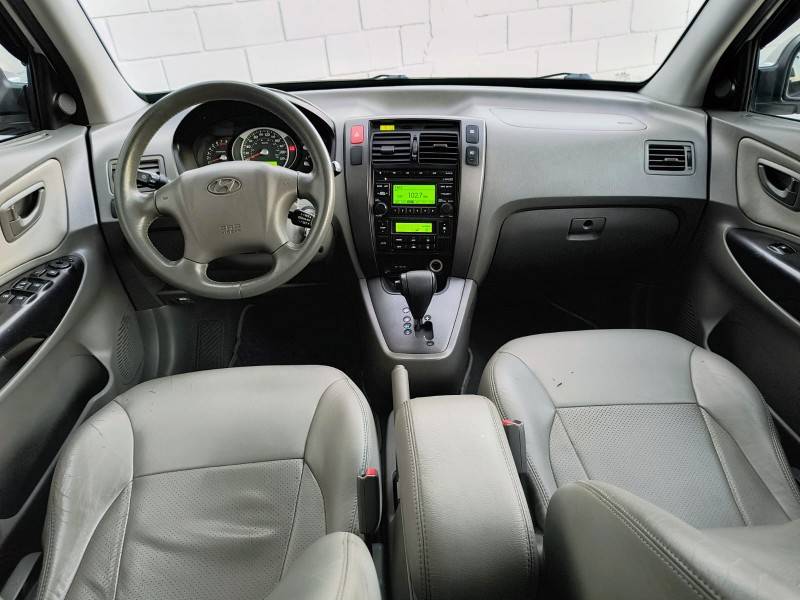HYUNDAI - TUCSON - 2010/2011 - Prata - R$ 42.900,00