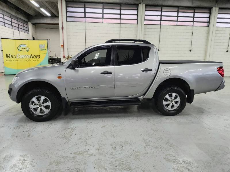 MITSUBISHI - L200 TRITON - 2012/2013 - Prata - R$ 99.900,00